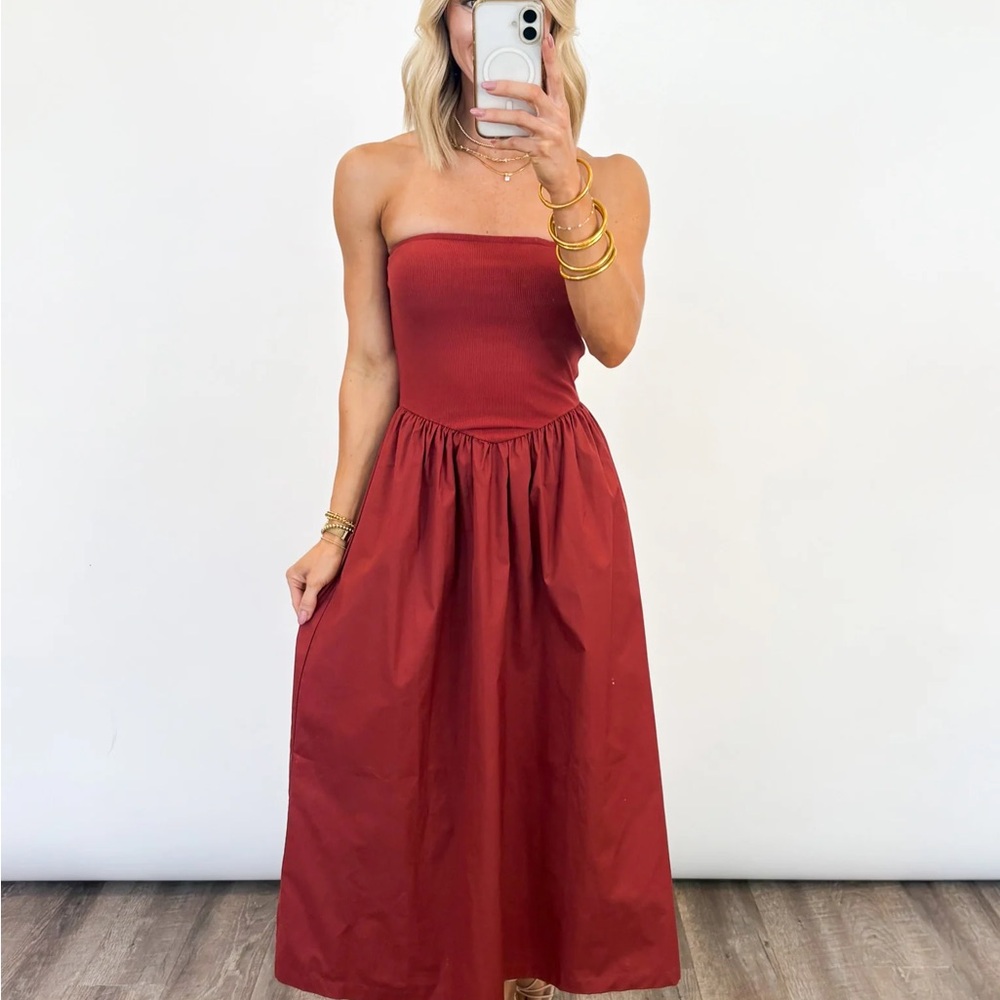 Elegant Red Strapless Dress
